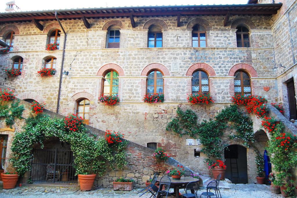 Agriturismo Castello La Grancia Di Spedaletto Pienza Exterior photo